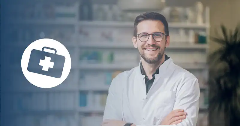 pharmacy tech in a pharmacy